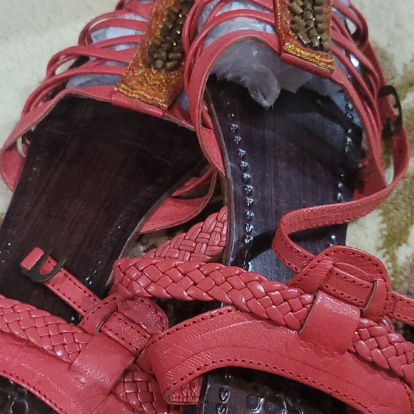 Slipper - Picture 5 of 5